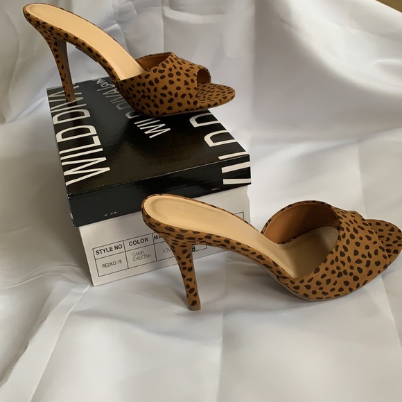 Wild Diva Lounge Cheetah Pump - Picture 2 of 8